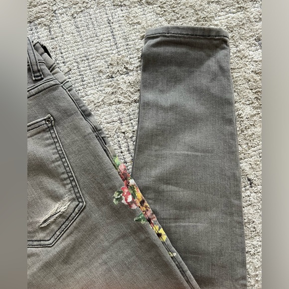 🌸🌸Zara Basic| Floral Gray Skinny Jeans Size 6USA - Picture 8 of 11
